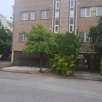 مسکن تلاش داخل شهر طبقه اول درمجاورت دریاو دانشگاه