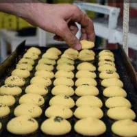 نون برنجی کرمانشاه باروغن حیوانی وزعفران اصل
