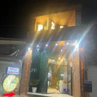نیرو خانم آشنا ب ساندویچ زدن وآماده سازی شیفت صبح