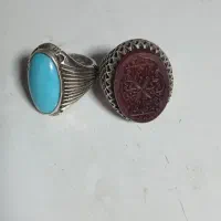 دو تا انگشتر عقیق و فیروزه .