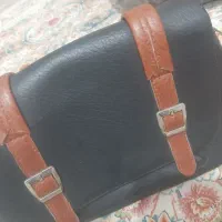 کیف زنانه دو رنگ مشکی و قهوه ای درحد نو