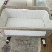 تخت کنار مادر
