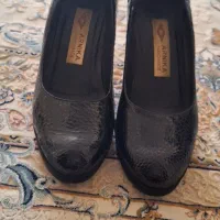 کفش چرم جردن سایز ۴۰ در حدنونو ۴۰۰