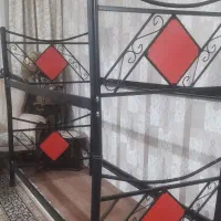 تخت دو طبقه آهنی محکم
