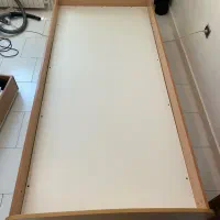 تخت بزرگسال سالم و تمیز