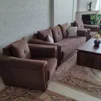 مبل راحتی ۷ نفره تمیز سالم و خوش‌رنگ، قیمت مناسب