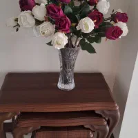 گلدون خورشیدی و گلهای رز خارجی
