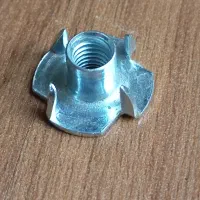 مهره خاردار نمره ۶ حدوداً ۴۵۰ عدد