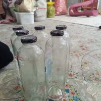 شیشه ی آبمیوه تمیز شسته شده