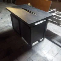میز کار دارای ۲کشو. سالم