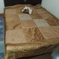 تخت دو نفره و میز آرایش چوبی