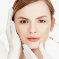 نیازمندپزشک واپراتورلیزر بامجوزجهت تزریق ژل وغیره