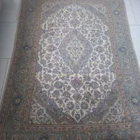 فرش دست بافت کاشان با قدمت ۵۰ ساله