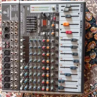 MIXER BEHRINGER