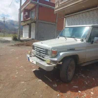 تویتا وانت لنکروز