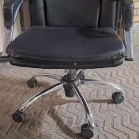 صندلی چرمی