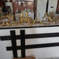 مقداری وسیله برنجی