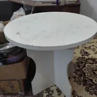 میز خاطره یا غذاخوری سفید و عصای پزشکی