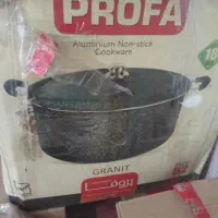 دیگ ماهیتابه و یک دست سینی باهم میدم