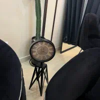 ساعت مشکی اهنی