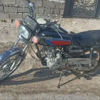موتور|موتورسیکلت|درمیان, |دیوار