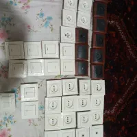 تعداد ۴۶ عدد کلید و پریز در حد نو