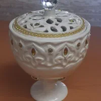 شکلات خوری پایه دار سفید ۴۰۰ت