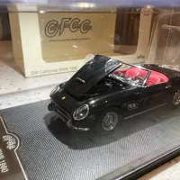 ماکت کلکسیونی مقیاس ۱/۶۴ ferari california