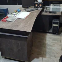 میز اداری رنگ قهوه ای(رنگ چوب)