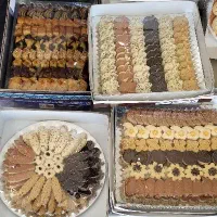 به چند فروشنده خانوم جهت کار در قنادی نیازمندیم.