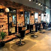 آموزشگاه آرایشگری و پیرایش مردانه ونک با 4شعبه