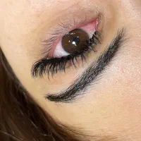 انجام کاشت اکستنشن مژه با قیمت مناسب