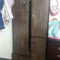 جاکفشی و چوب لباسی