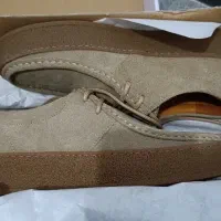 یک جفت کفش لوفر کلاسیک چرم جیر