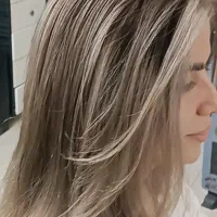 اجاره لاین فعال ناخن سالن باسابقه و پر مشتری