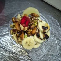 کارگر ماهر و ساده آبمیوه بستنی