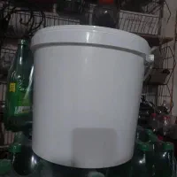 سطل درب دار