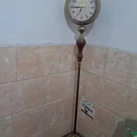 یک ساعت ایستاده بفروش میرسد