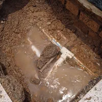 نشت یابی لوله اب با دستگاه نشت یاب. گله دار