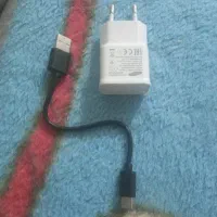 یک عدد کابل و سری مخصوص برای شارژ ویپ و ایرپاد
