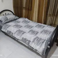 تخت فلزی