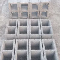 به یک سنگ بلوک زن نیازمندیم.