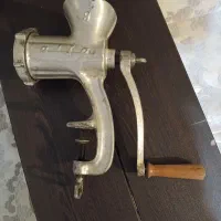 چرخ گوشت دستی قدیمی
