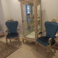 بوفه و صندلی
