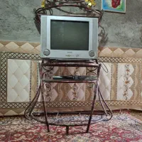 تلویزیون سامسونگ باهمه وسایلش