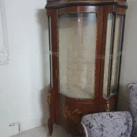 ویترین معرق کاری و برنزکوب سالم و بدون خط و خش