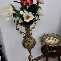 گلدان پایه دار برنز