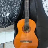 گیتار یاماها c40اصل اندونزی نیاز به تعویض سیم ها