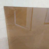 یک جفت شیشه دودی میرال مناسب میز عسلی