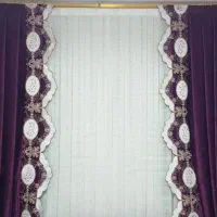 کنار پرده ای
